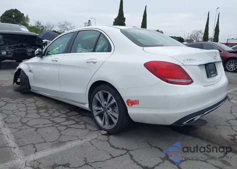 2018 Mercedes-Benz C 350E из США, поврежденный, VIN 55SWF4HB8JU271038